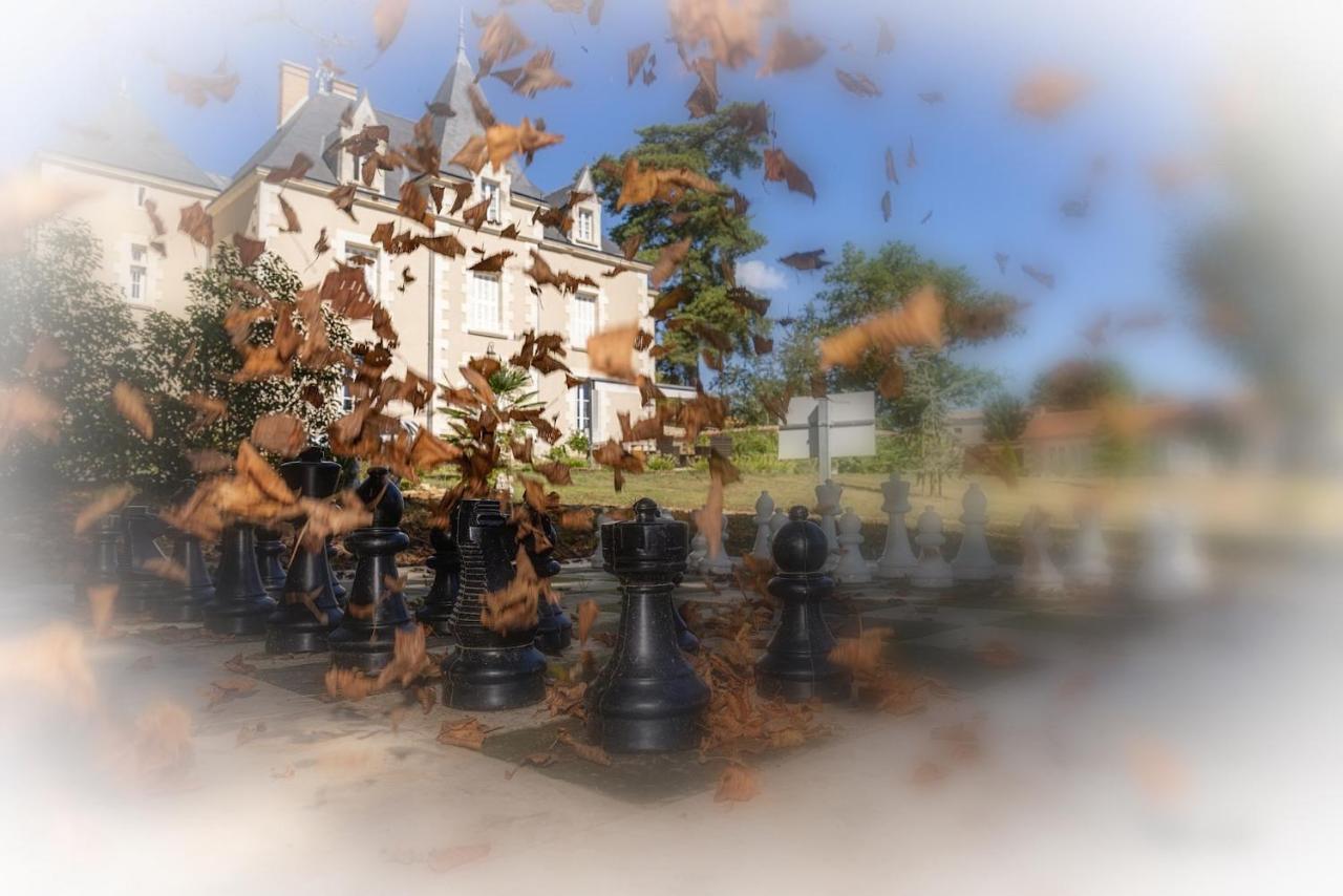 Le Petit Chateau Des Cedres Mouchamps Екстер'єр фото