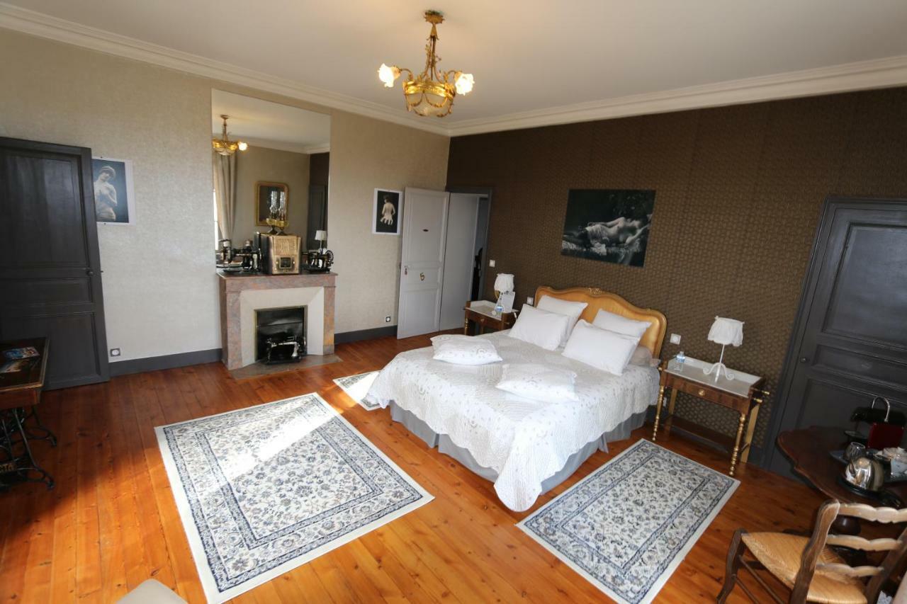Le Petit Chateau Des Cedres Mouchamps Екстер'єр фото
