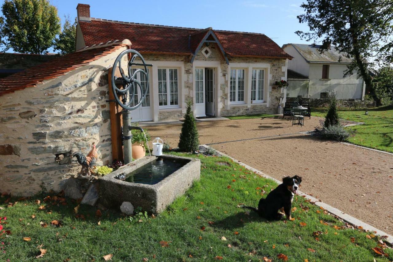 Le Petit Chateau Des Cedres Mouchamps Екстер'єр фото