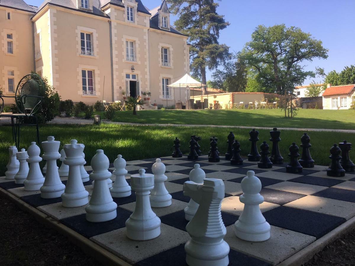 Le Petit Chateau Des Cedres Mouchamps Екстер'єр фото