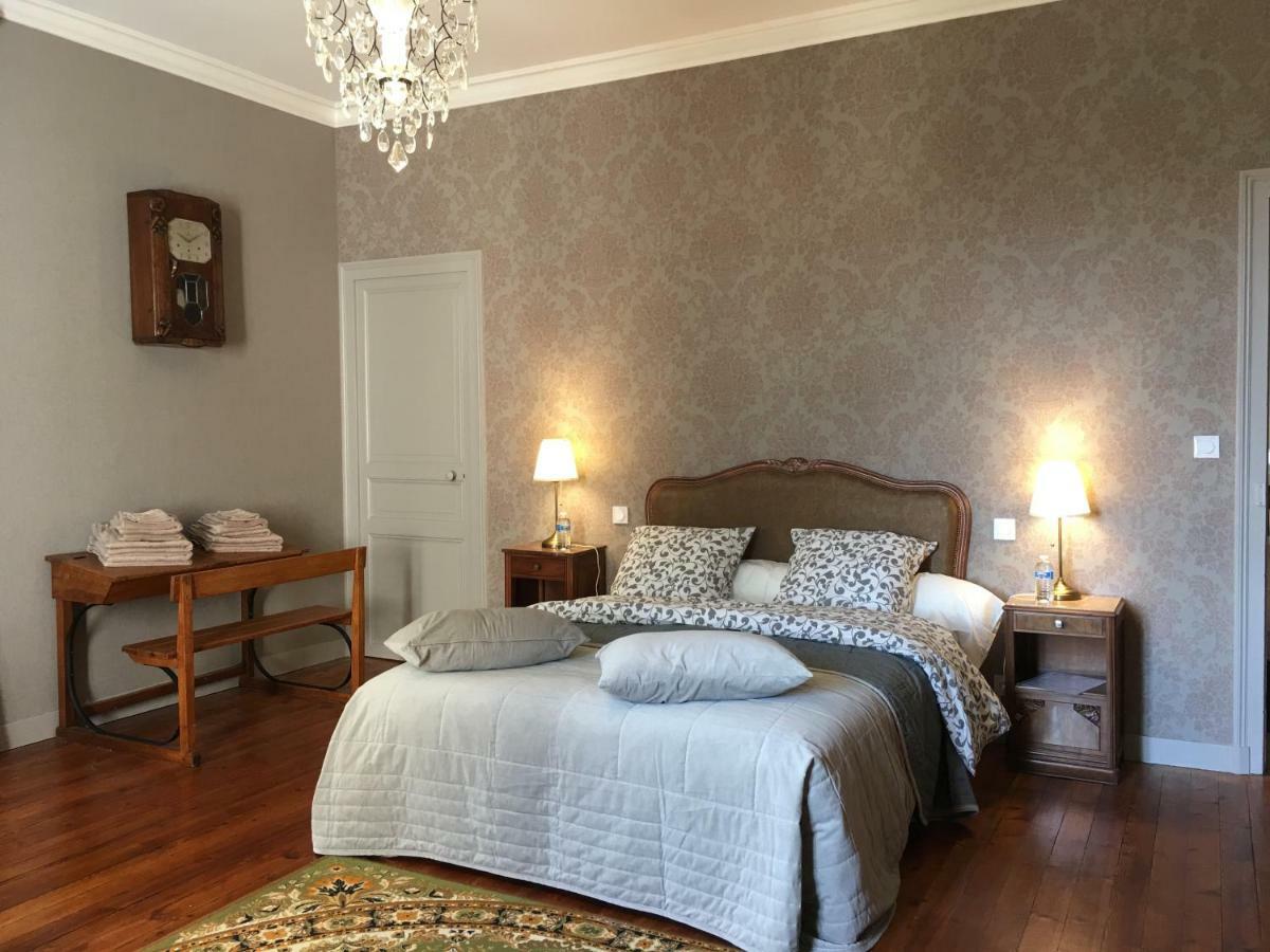 Le Petit Chateau Des Cedres Mouchamps Екстер'єр фото