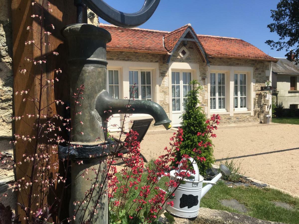 Le Petit Chateau Des Cedres Mouchamps Екстер'єр фото