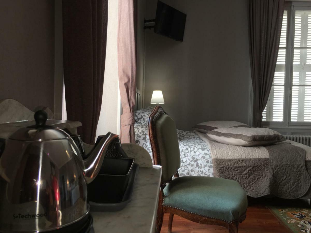 Le Petit Chateau Des Cedres Mouchamps Екстер'єр фото