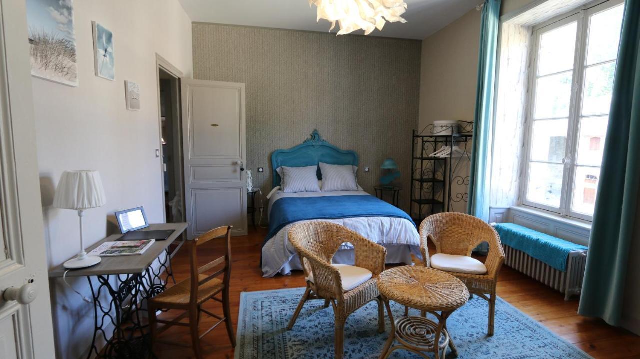 Le Petit Chateau Des Cedres Mouchamps Екстер'єр фото