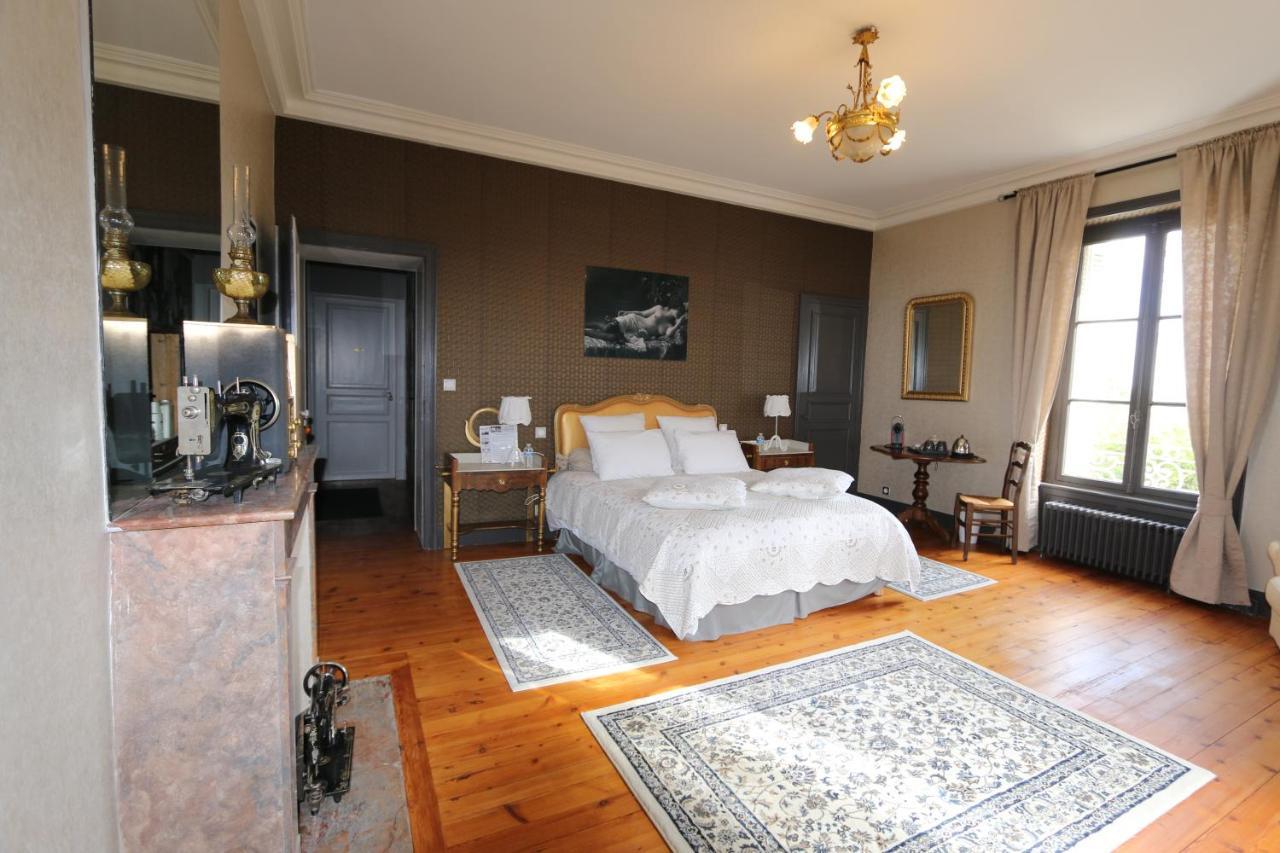 Le Petit Chateau Des Cedres Mouchamps Екстер'єр фото